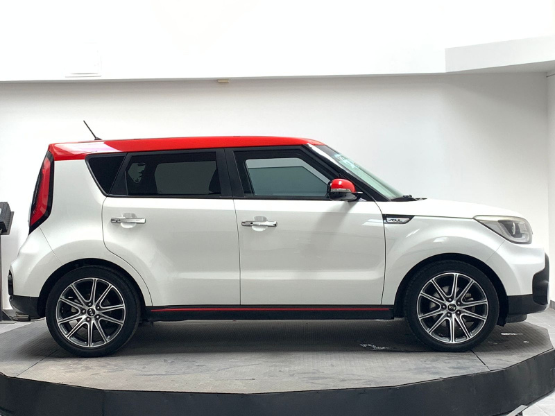 KIA Soul  5 pts. SX, 1.6T, TA, a/ac. Aut., f. led, xenón, RA-18 2018